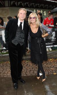 Leigh Lawson and Twiggy Lawson at the premiere of "The Bourne Ultimatum."