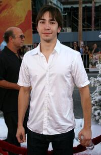 Justin Long at the premiere of "Fred Claus."