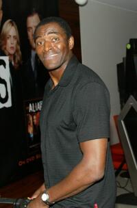 Carl Lumbly at the Videogame Party of "Alias."