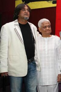 Mahesh Manjrekar and Pyarelal at the launch of ajayatul.com website.