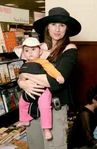 Paula Marshall and her daughter Mimi at the Henery Winklers book signing.
