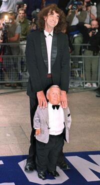 Peter Mayhew and Kenny Baker at the premiere of "Star Wars: Episode I - The Phantom Menace."