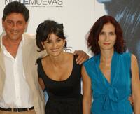 Director Sergio Castellitto, Penelope Cruz and Margaret Mazzantini at the photocall of "No Te Muevas."