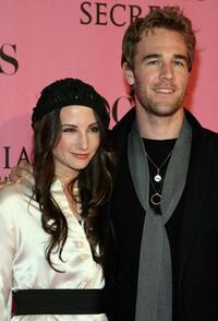 James Van Der Beek and Heather McComb at the 2007 Victoria's Secret fashion show.