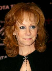 Reba McEntire at the press conference announcing the signing of "Brooks & Dunn" to perform multi-year performances.