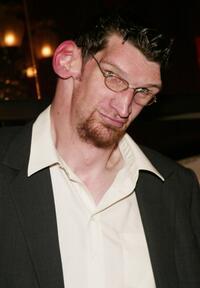 Matthew McGrory at the world premiere of "Big Fish."