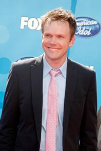 Joel McHale at the American Idol Season 7 Grand Finale.