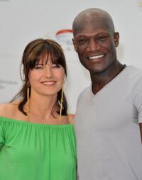 Lucy Lawless and Peter Mensah at the photocall of "Spartacus: Blood and Sand."