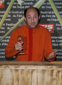 Kad Merad at the photocall of "Pur Week End" during the 10th International Comedy Film Festival.