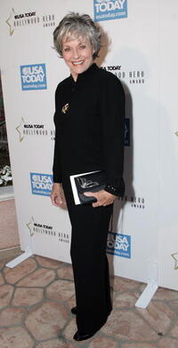 Lee Meriwether at the celebration honoring Geena Davis as this year's Hollywood Hero by USA Today.