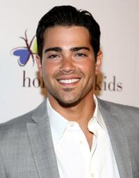 Jesse Metcalfe at the launch of SocialVibe.com and HollyRod 4 Kids campaign "From One to a Million."