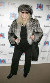 Sylvia Miles at the auction of photographer Francesco Scavullo's work benefiting Fountain House.