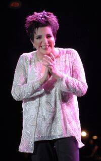 Liza Minnelli at the stage during "Liza a Live" concert.