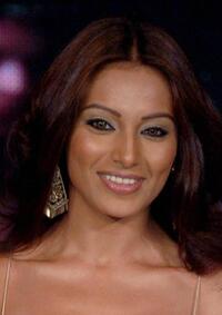 Bipasha Basu at the Provogues Spring-Summer 2005 collection fashion show to promote the music release of "No Entry."