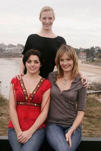 Nora-Jane Noone, Shauna MacDonald and Saskia Mulder at the photocall of "The Descent."
