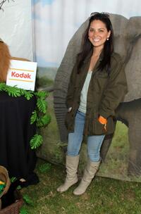 Olivia Munn at the Kodak Photo Sharing booth during the 21st Annual "A Time for Heroes" Celebrity Picnic.