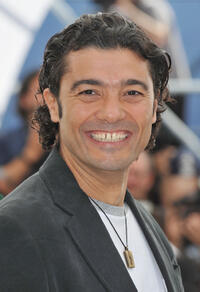 Khaled Nabawy at the photocall of "Fair Game" during the 63rd Cannes Film Festival.