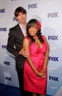 Jerry O'Connell and Niecy Nash at the 2008 FOX Upfront.