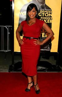 Niecy Nash at the premiere of "The Great Debaters."