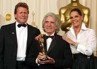 Ryan O'Neal, Ali MacGraw and Arthur Hiller at the 74th Academy Awards.