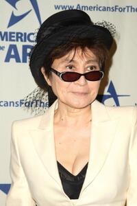 Yoko Ono at the 2008 National Arts Awards.
