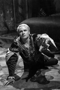 Laurence Olivier as Hamlet.