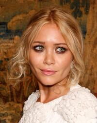 Mary-Kate Olsen at the fashion industrys battle against HIV/AIDs during the "'7th on Sale" gala.
