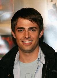 Jonathan Bennett at the premiere of "Music and Lyrics."