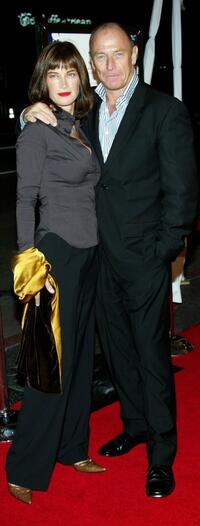 Amanda Pays and her husband at the premiere of "Kiss Kiss Bang Bang."
