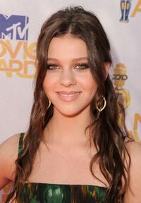 Nicola Peltz at the 2010 MTV Movie Awards.
