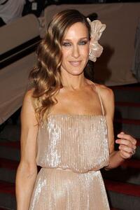 Sarah Jessica Parker at the opening of "American Woman: Fashioning a National Identity."