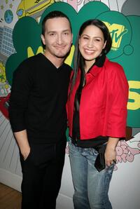 Obie Bermudez and Jennifer Pena at the MTV's mi TRL.