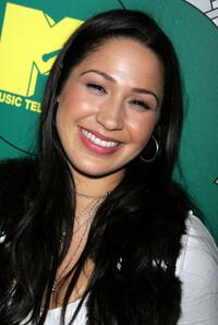 Jennifer Pena at the MTV's mi TRL.