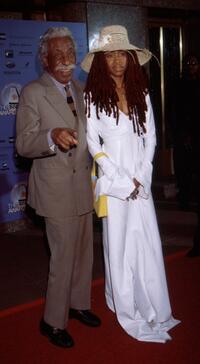 Gordon Parks and Erykah Badu at the 2000 Essence Awards.