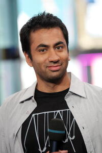 Kal Penn at the MTV's Total Request Live.