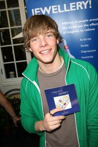 Hunter Parrish at the Style 2006 Garden Party.