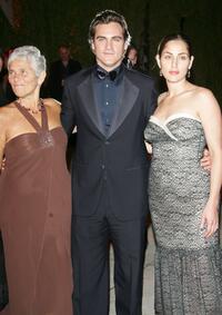 Heart Phoenix, Joaquin Phoenix and Summer Phoenix at the Vanity Fair Oscar Party.