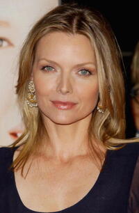 Michelle Pfeiffer at the "White Oleander" premiere.