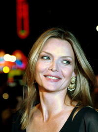 Michelle Pfeiffer at the "White Oleander" premiere. 