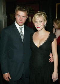 Ryan Phillippe and Reese Witherspoon at the premiere of "Legally Blonde 2: Red, White and Blonde".
