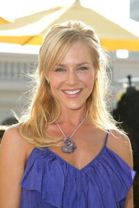 Julie Benz at the 2008 Pre-Emmys DPA Gifting Lounge at Luxe Hotel.