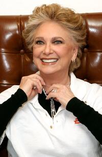 Suzanne Pleshette at the celebrating the 60th anniversary of Nate deli "N Al's".