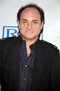 Kevin Pollack at the premiere of "My Best Friend".