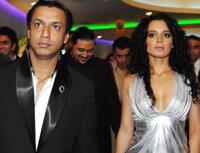 Madhur Bhandarker and Kangana Ranaut at the premiere of "Fashion."