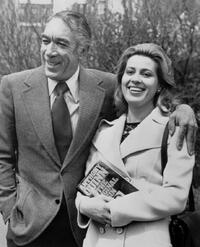 Anthony Quinn and Iolanda with Quinn's autobiography The original sin.