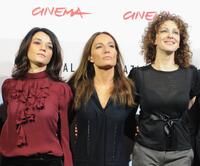 Carmen Consoli, Maria Sole Tognazzi and Kseniya Rappoport at the photocall of "L'Uomo Che Ama" during the Rome International Film Festival.