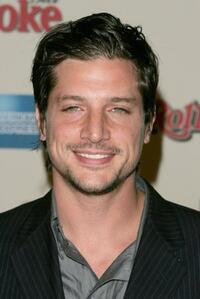 Simon Rex at the Us Weekly and Rolling Stone Oscar Party.