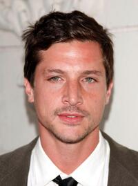 Simon Rex at the premiere of "Superhero Movie."