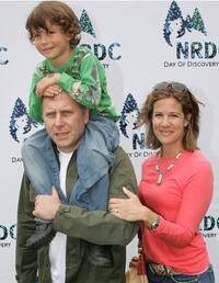 Paul Reiser, wife Paula and his son Leon at the Natural Resource Defense Council's Day of Discovery.
