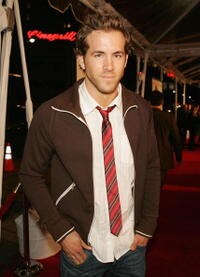 Ryan Reynolds at the "Miss Congeniality 2: Armed and Fabulous" premiere.